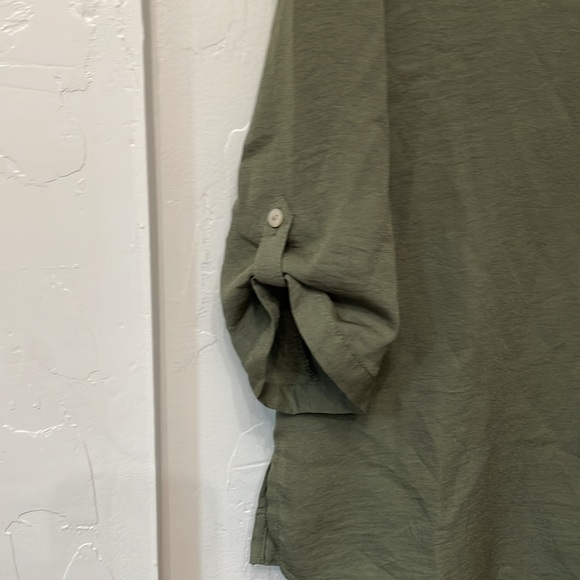 Green blouse - Picture 4 of 4